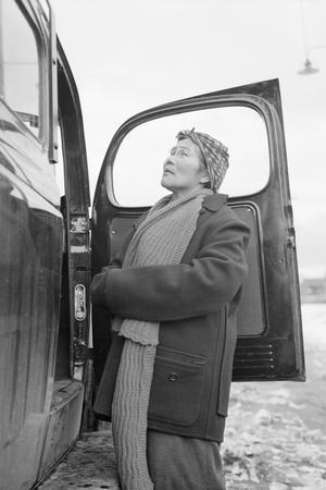 Relocation good-byes Manzanar Relocation Center, 1943 - Photographic Print, 8x12