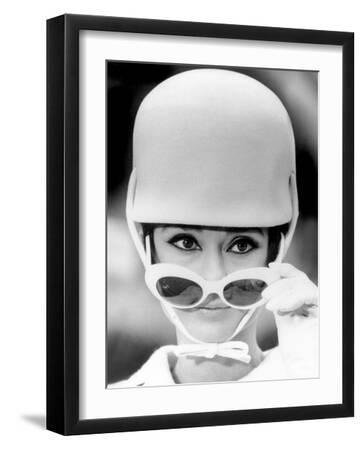 How to Steal a Million, Audrey Hepburn, 1966 - Black Framed Art Print Wall Art, 12x16 How to Steal a Million, Audrey Hepburn, 1966 - Black Framed Art Print Wall Art, 12x16