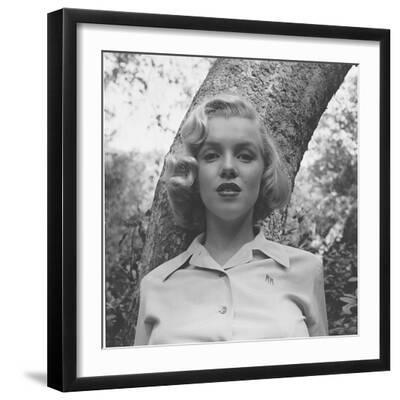 Marilyn Monroe - Black Framed Art Print Wall Art, 16x16