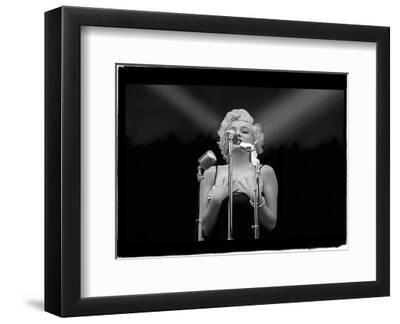 Marilyn Monroe VIII - Black Framed Art Print Wall Art, 12x9