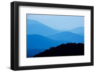 Skyline Drive, Shenandoah National Park, Virginia - Black Framed Art Print Wall Art, 12x8 Skyline Drive, Shenandoah National Park, Virginia - Black Framed Art Print Wall Art, 12x8