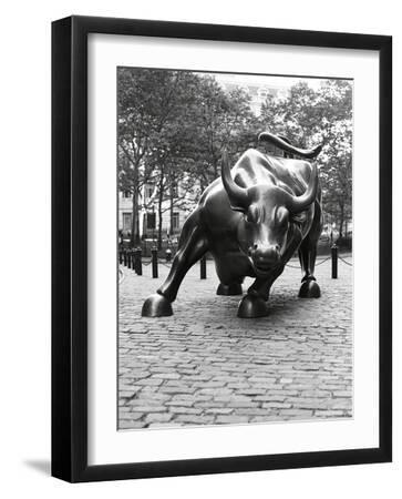 Wall Street Bull Sculpture - Black Framed Art Print Wall Art, 12x16