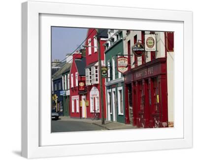 Pubs in Dingle, County Kerry, Munster, Eire (Republic of Ireland) - White Framed Art Print Wall Art, 16x12 Pubs in Dingle, County Kerry, Munster, Eire (Republic of Ireland) - White Framed Art Print Wall Art, 16x12